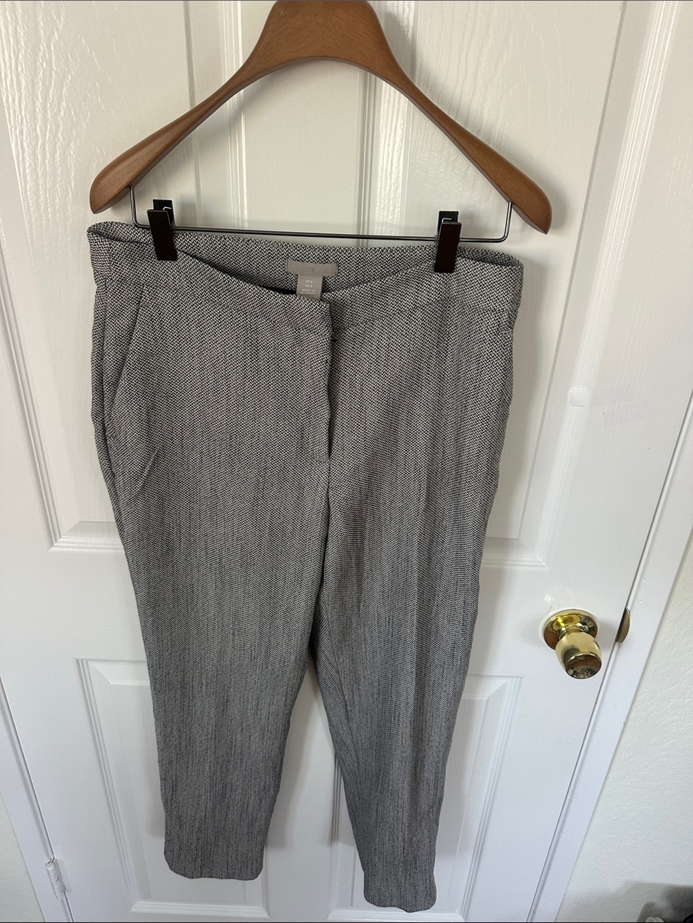 H&M Gray Cropped Ankle Pants